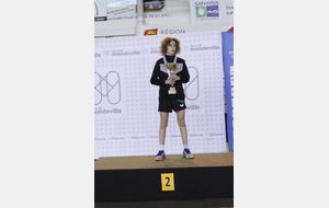 5cbf2444bd7ac_podiumelian.JPG